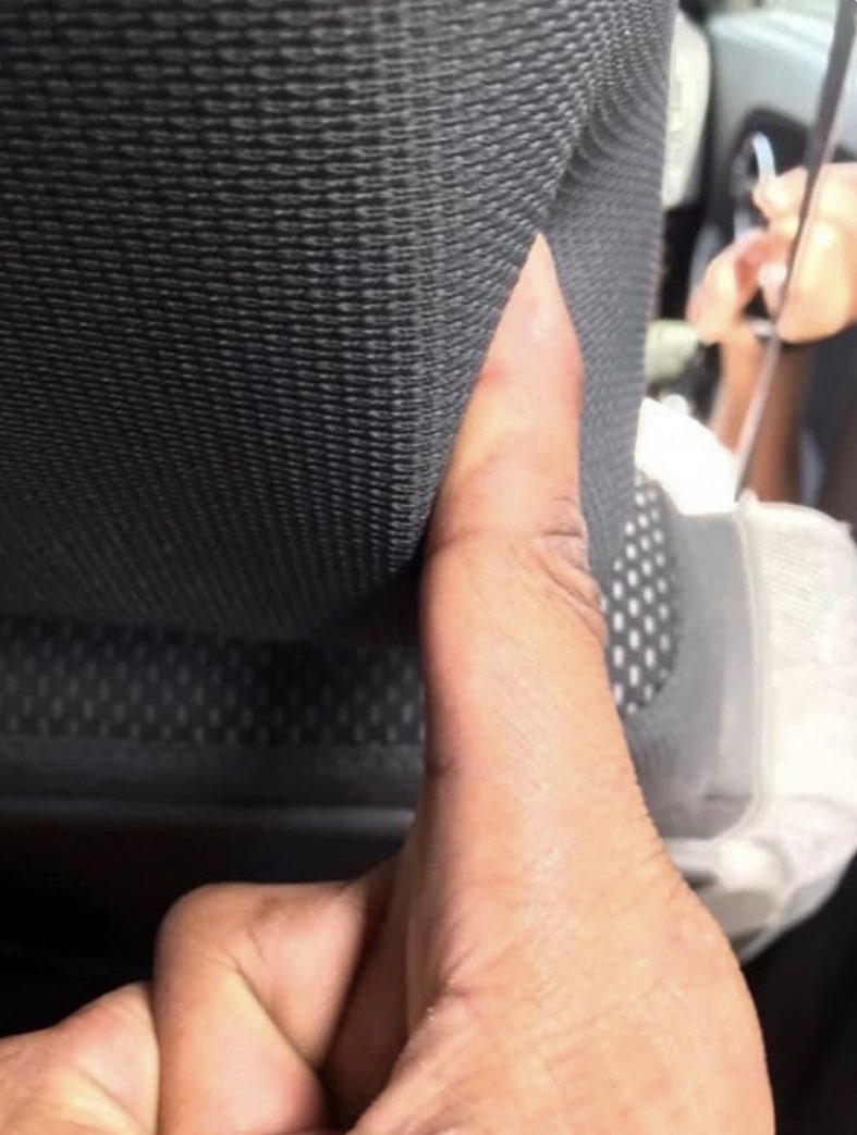 alcrsk's tweet photo. quando o carro faz uma curva um poquinho forte: https://t.co/dXhxY8sqep