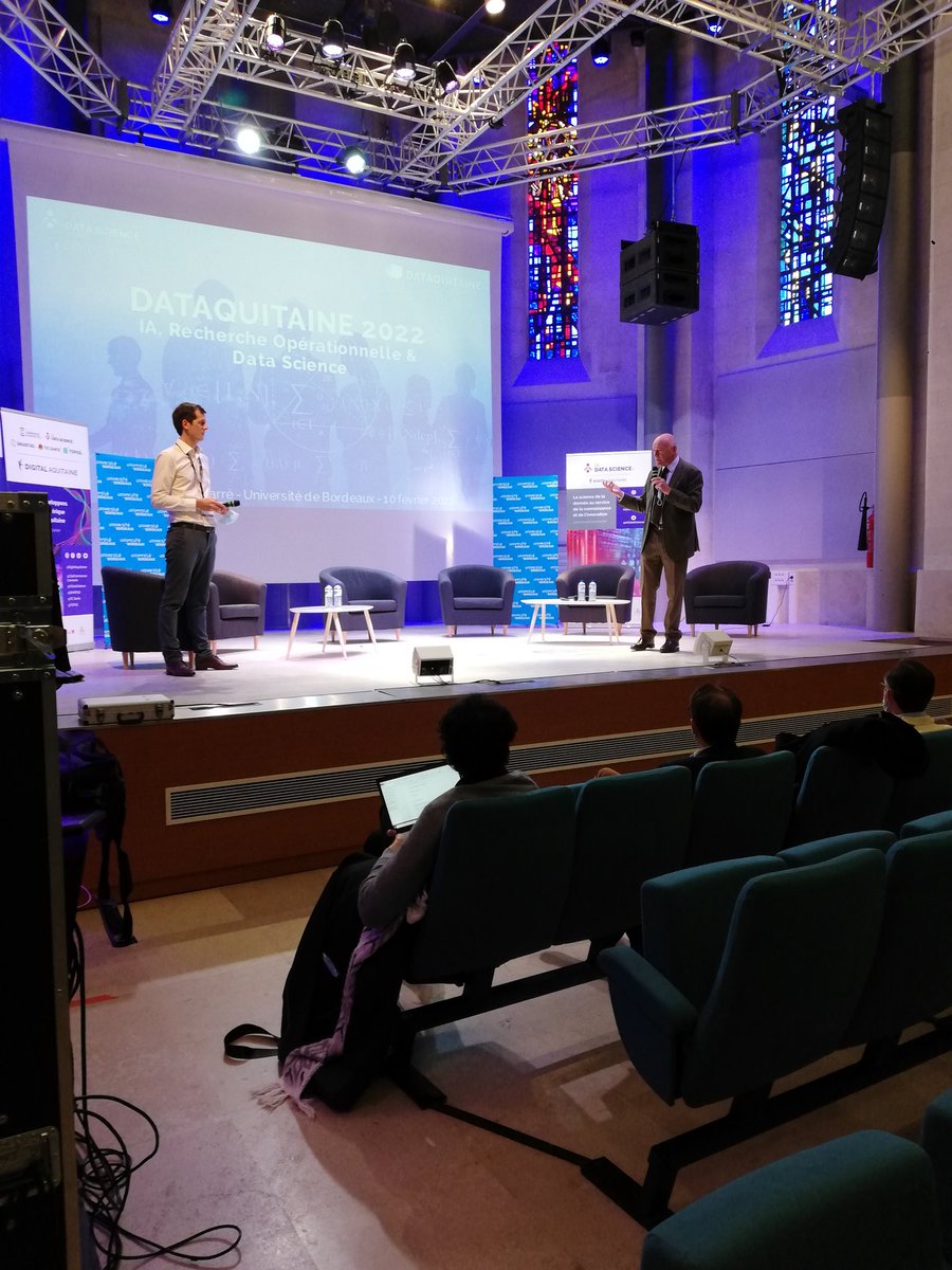 Ateliers_Stream's tweet photo. Nos équipes s'occupent des captations des trois salles de conférence de #Dataquitaine2022 !
Trois streams simultanés avec des groupes d'intervenants en présentiels, à distance et des groupes hybrides !

#IA #data #datascience #live #streaming https://t.co/oyVLow0dDv