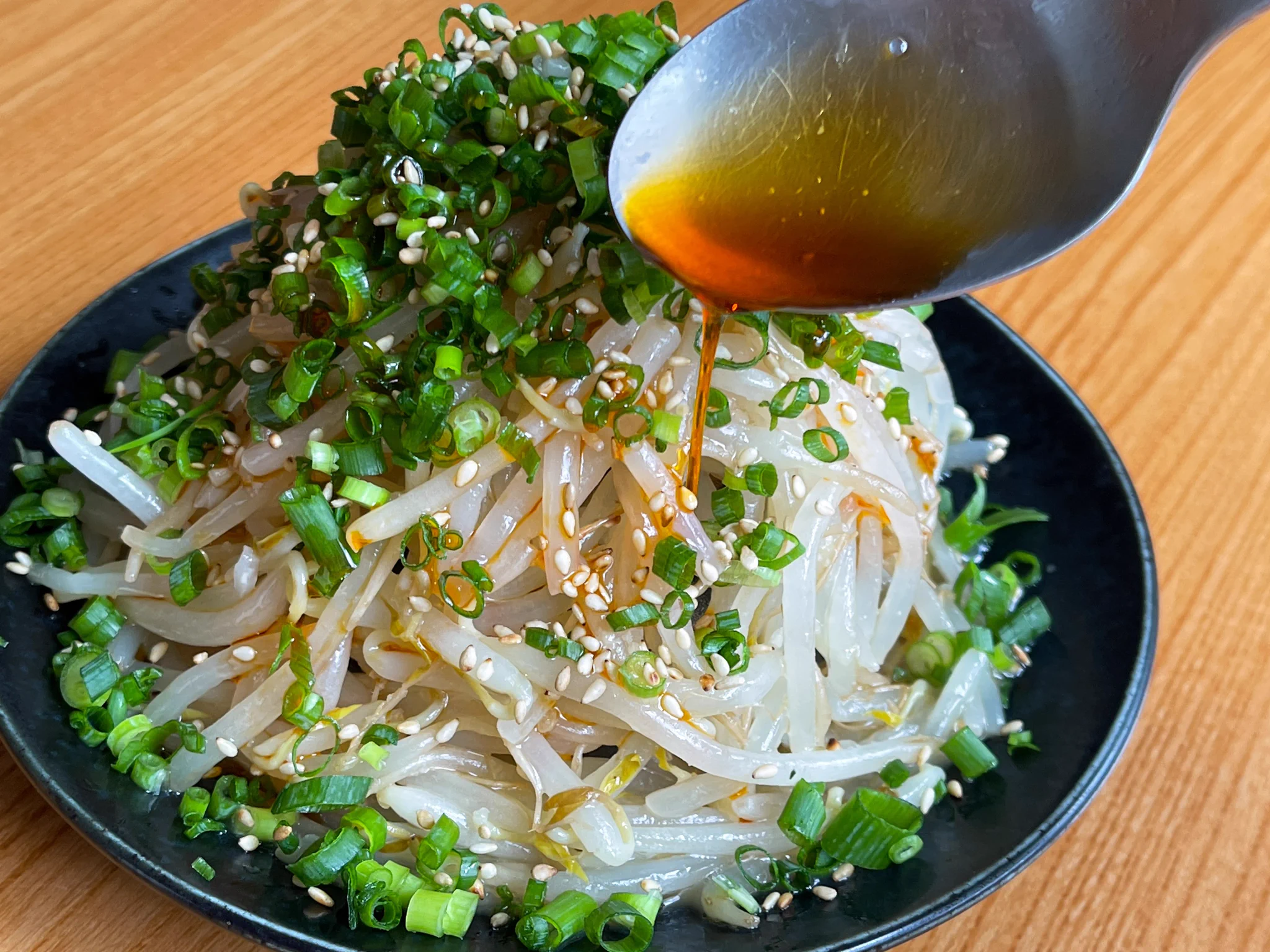 簡単な工程ばかりで、料理初心者さんでも安心して作ることが出来そう！もやしを使った「ナムル」レシピ！