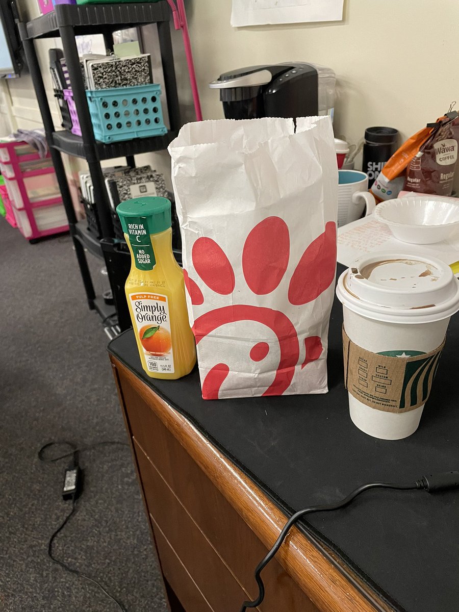 Coach_Rice08's tweet photo. S/O to @ReeseBates_ and @MrsBlackRNE for the morning treats! I’m smiling ear to ear. #SEWRNE #R2SEW https://t.co/Zx7biOU4Ts