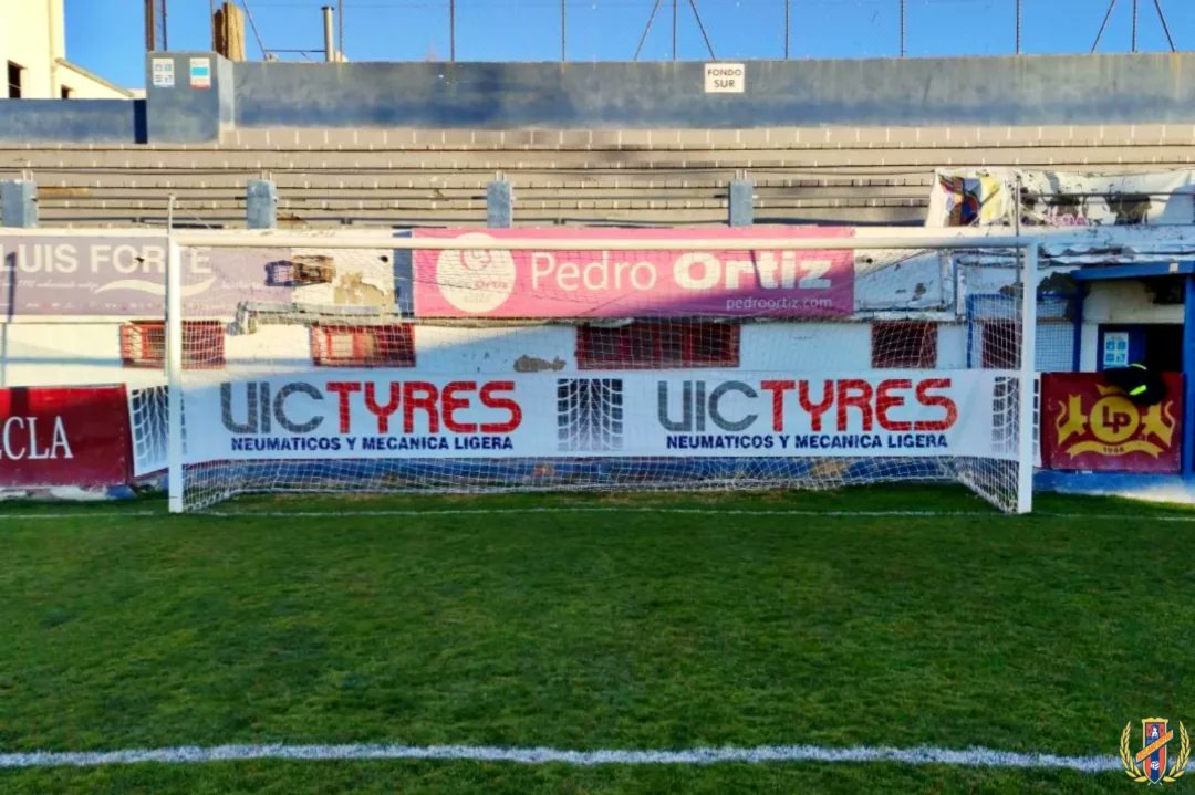 Yeclano_dptvo's tweet image. 🔛🏋️‍♂️ ¡Seguimos preparando el 🄿🄰🅁🅃🄸🄳🄰🅉🄾 del domingo a las 16:30h 🆚️ @fcc_cantera en @PinatarArena! 💪🏟

📸🤗 Y aprovechamos para enseñaros la nueva publicidad y agradecer desde aquí también a #Victyres por seguir apoyándonos 🙌🔝

#TerceraRFEF 🏆
#SoyDelYeclano 🔵🔴