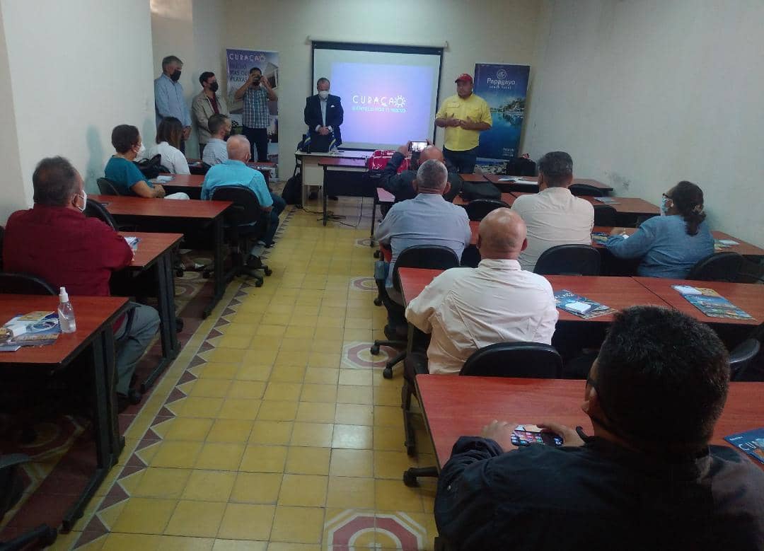 nuevodiaenlinea's tweet photo. #Ahora Oficina de Turismo de #Curazao ofrece detalles de su visita a Falcón a medios de comunicación. #NuevoDíaEnFalcón #11Feb https://t.co/xFPnMFB4GF