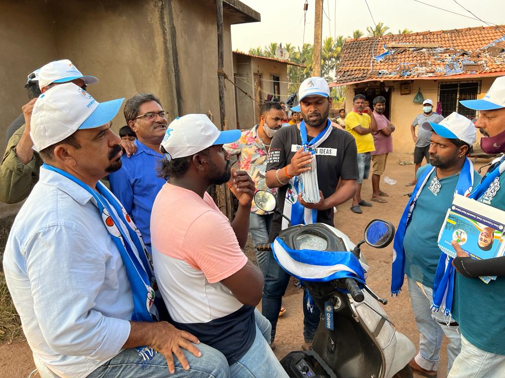 MenezesAnthony_'s tweet photo. We are gaining tremendous support and momentum with our door-to-door campaign. I am thankful for this opportunity to represent the people from Calangute Constituency and work for their benefit.

#AnthonyMenezes
#AnthonyMenezesForBetterChanges
#AmchemMotAnthonyBabak https://t.co/dvPL3w9GEg