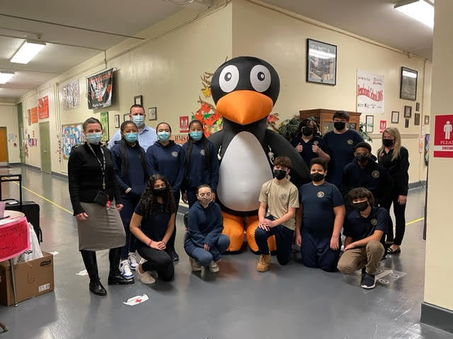 BayonneBOE's tweet photo. Congrats to @HMSTigers6 @STMath winners! Ms. Smith's Grade 8 classes got to strike a pose with JiJi for all their hard work! @BPSMathDept https://t.co/dUskYT702d