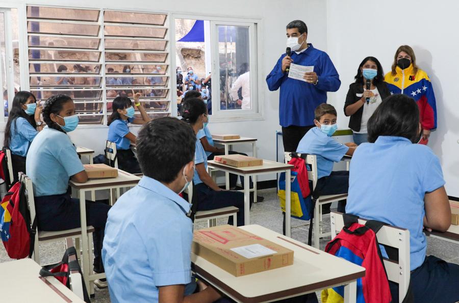 En Venezuela se hace ciencia del más alto nivel, con esfuerzo propio, inventiva y amor para solucionar los problemas reales del Pueblo. Juntos saldremos adelante. ¡Lo lograremos!