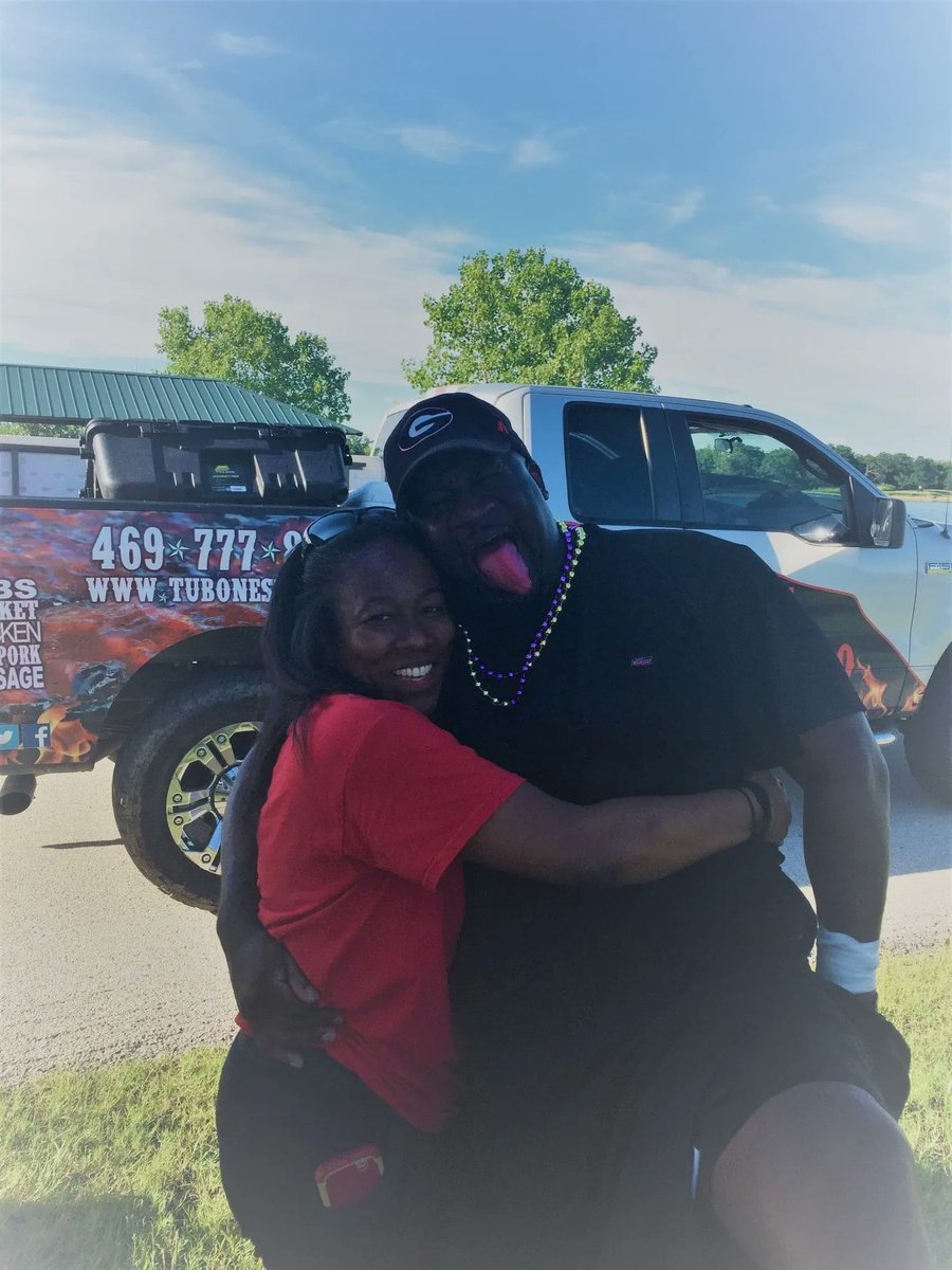 tu_bones_bbq's tweet photo. Tu Bones Support System!!!  It takes two!
-
#tubonesbbq #bbqlife #bbq #Grilling #BBQ #Barbecue #FoodPorn #GrillPorn #porkribs #stickburner #bbqporn #ffm #ffmspringopening2022 https://t.co/LAShHy1xDq