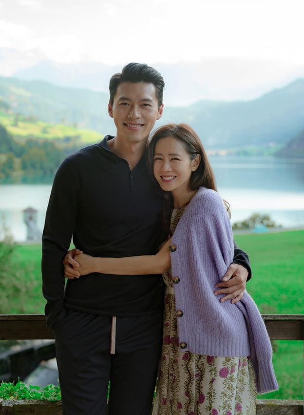 AsianWiki's tweet photo. According VAST Entertaintment, their client Hyun-Bin and actress Son Ye-Jin will marry March, 2022.

#HyunBin #SonYeJin #현빈 #손예진

https://t.co/JZuUig8lOL https://t.co/3u4EOZZ1BQ