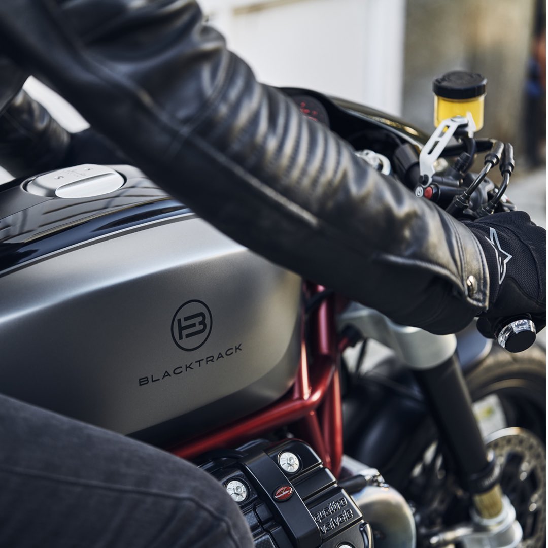 _BTmotors's tweet photo. The BT-05 CENTO is made in Italy and designed specifically for track use, this neoclassical café racer is powered by a 1400cc Moto Guzzi engine in a custom chassis.
Would you like to drive the BT05?
#blacktrack #blacktracklifestyle #blacktrackmotors #sachalakic #bt05 #caferacer https://t.co/TqBuU4IHPy