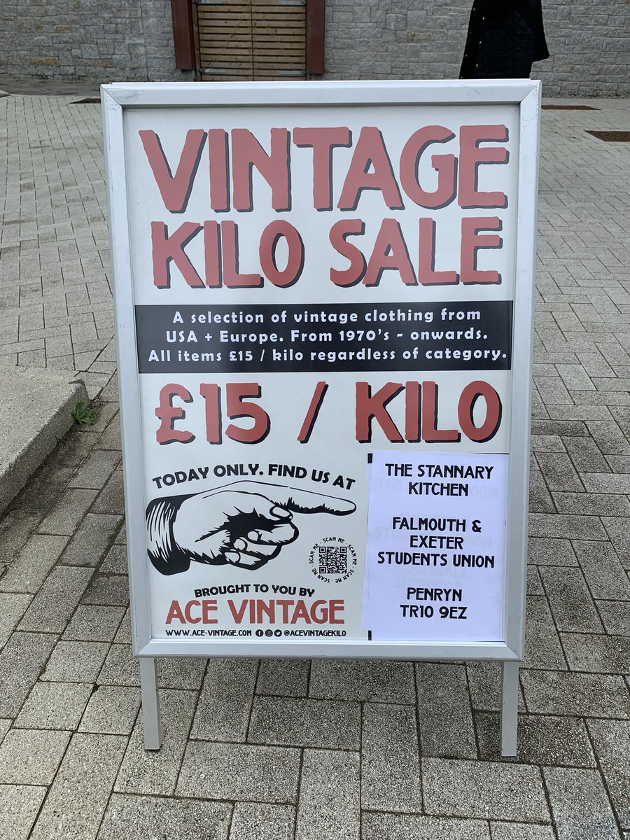 sineadrobrien's tweet photo. Today we visited a vintage Kilo Sale on Penryn Campus, where we talk to Andy (one of the organisers) who gave us insight into why looking to the past is the answer to a more sustainable future for fashion! #slowfashion #truthfal #Sustainability https://t.co/c2YqnGkPj6