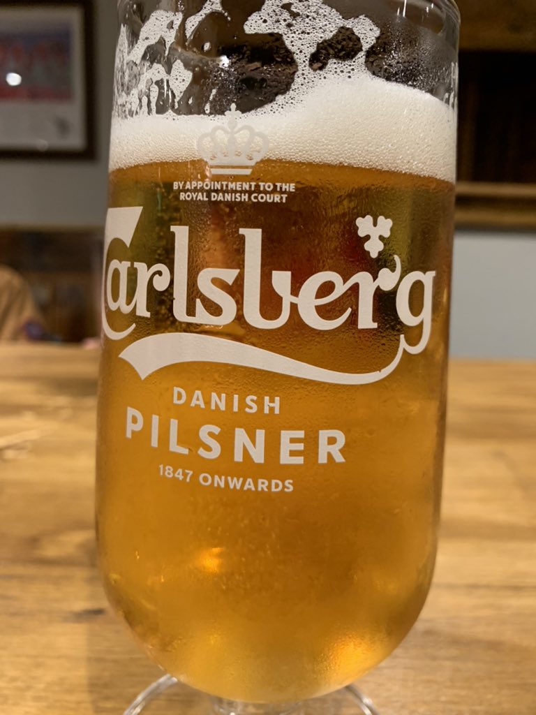 JHagen7's tweet photo. Endelig tilbake på @taggysbar uten å måtte tenke på restriksjoner og rør. Pilsen er kald, @T14WSH er forhåpentligvis her (med skjegg og øl) og det kommer til å bounce før kampstart. For en tid vi er inne i, up the brilliant redmen!🔥❤️ https://t.co/Z0L9KR3pz6
