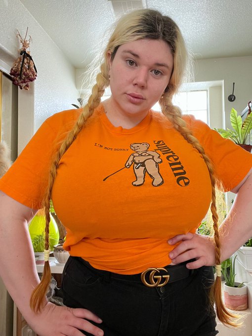 💛🧡🖤💀 https://t.co/dvoVJfW4fB