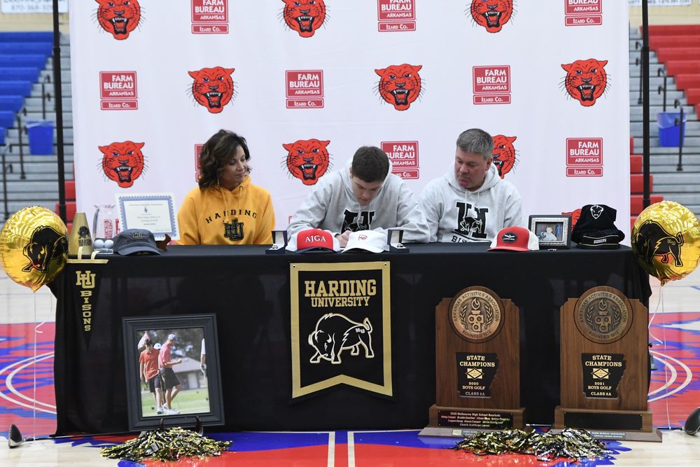 MelbourneSchoo1's tweet photo. From Bearkatz to Bisons https://t.co/DN3CU6dV7g https://t.co/1y6LYTjNaw