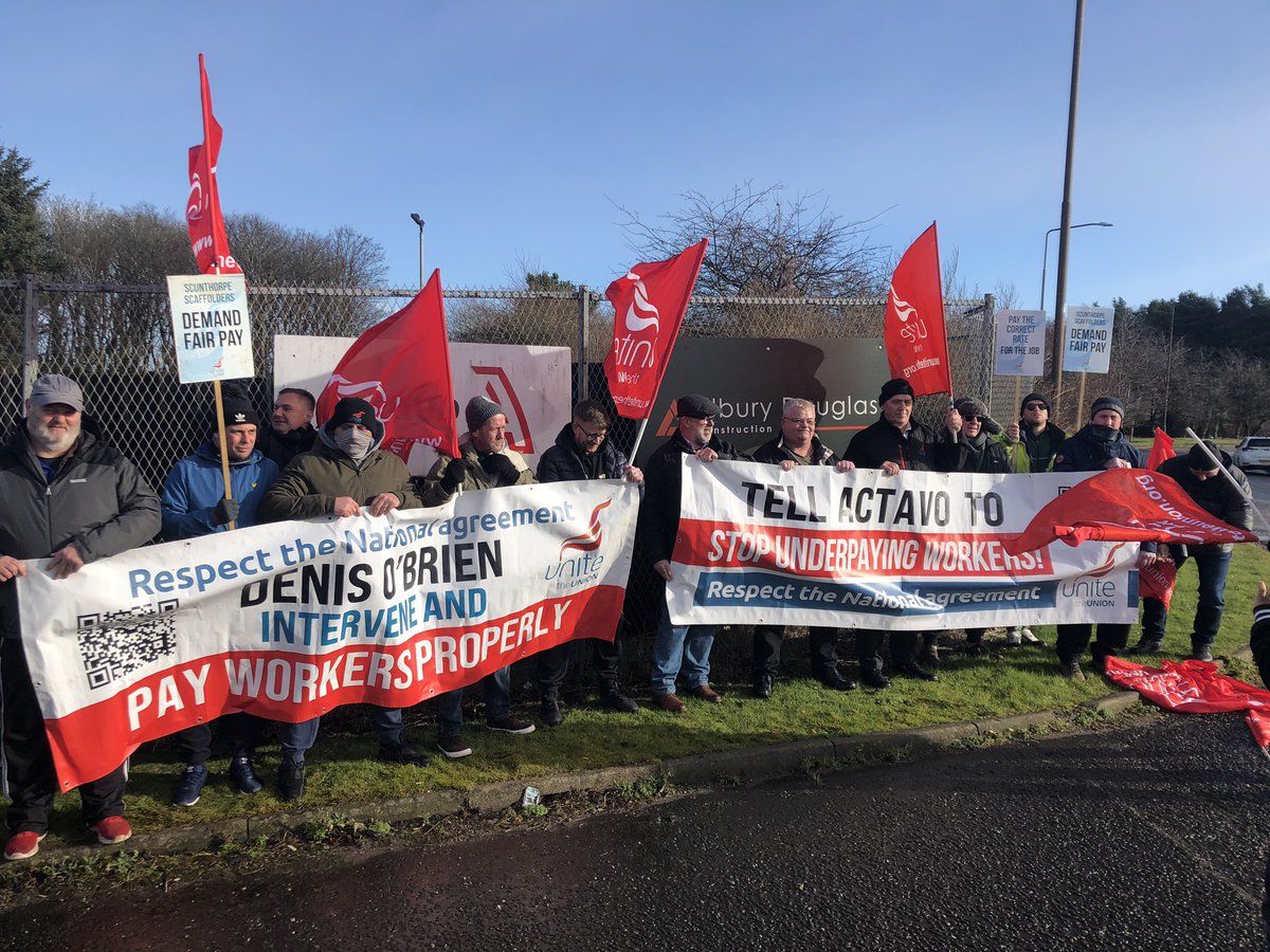 DougieUnite's tweet photo. Great morning out meeting the Scunny Scaffs. “Solidarity Forever don’t mean just sometimes”. ✊✊🏻✊🏿✊🏽 https://t.co/ifqCxJHavn