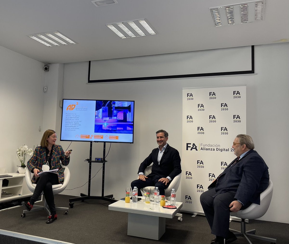 …Y sin intenciones de comercializar con el dato. “Los datos son de las personas”. Además : “nosotros nos comprometemos, empresas pequeñas no informatizados, lo hacemos nosotros y se lo regalamos” <a href="/MVillalante/">Manel Villalante</a> nte (<a href="/renfe/">Renfe</a>). #garagebreakfast <a href="/Atrevia/">ATREVIA</a> <a href="/Alianzad_2030/">Fundación Alianza Digital 2030 - ATREVIA</a>