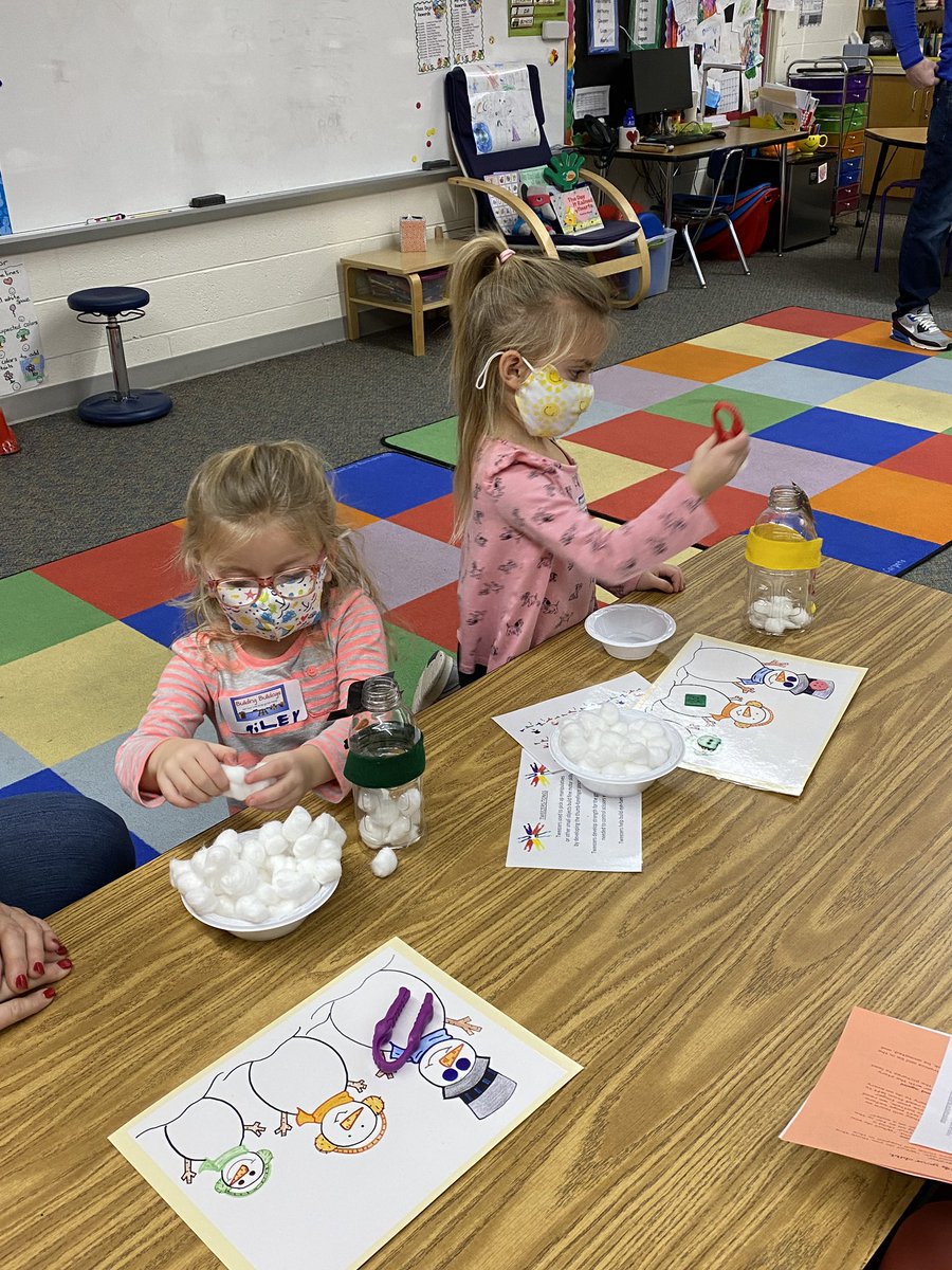 #BuildingbulldogsWSD is back! 🐾🖍We kicked off our events last night and the kiddos had a blast! Thank you to all our families and volunteers for supporting our youngest bulldogs be #kindergartenready. <a href="/WilsonSchlDist/">Wilson School District</a> <a href="/stoudt_stacey/">Stacey Stoudt</a> <a href="/AngelaMitstifer/">Angela Mitstifer</a>