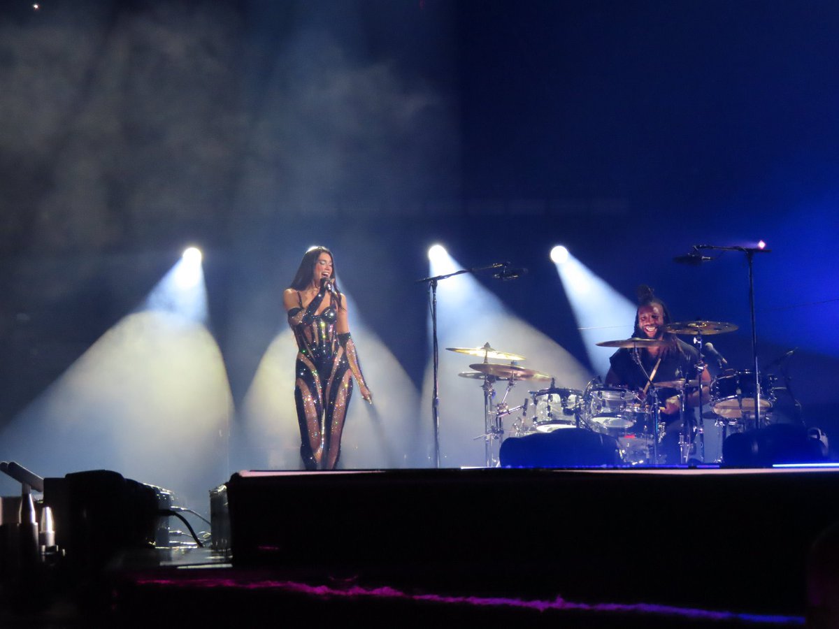 lipaupdate's tweet photo. February 9 : #DuaLipa performing while the #FutureNostalgiaTour in Miami 📸 https://t.co/4qechpjkRW