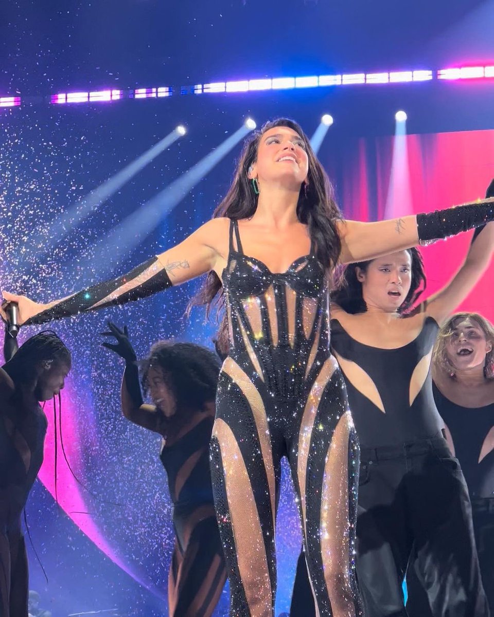lipaupdate's tweet photo. February 9 : #DuaLipa performing while the #FutureNostalgiaTour in Miami 📸 https://t.co/4qechpjkRW