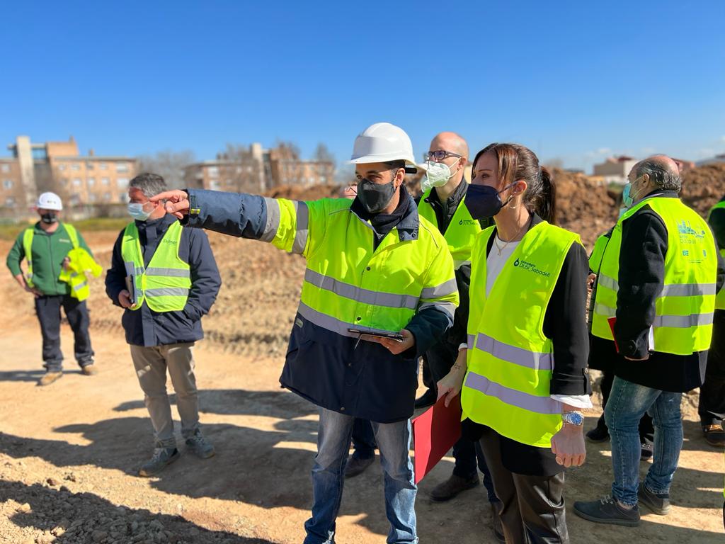 socmartafarres's tweet photo. Agrair la tasca dels veïns i veïnes de @parcdelnordsbd @favsbd i de les entitats veïnals del Districte 3, com a impulsors del projecte i part molt activa en tot el procés, participant amb molta empenta i amb un gran compromís

Amb consens i sumant talents #Sabadell avança! https://t.co/Nrcbon1A7k