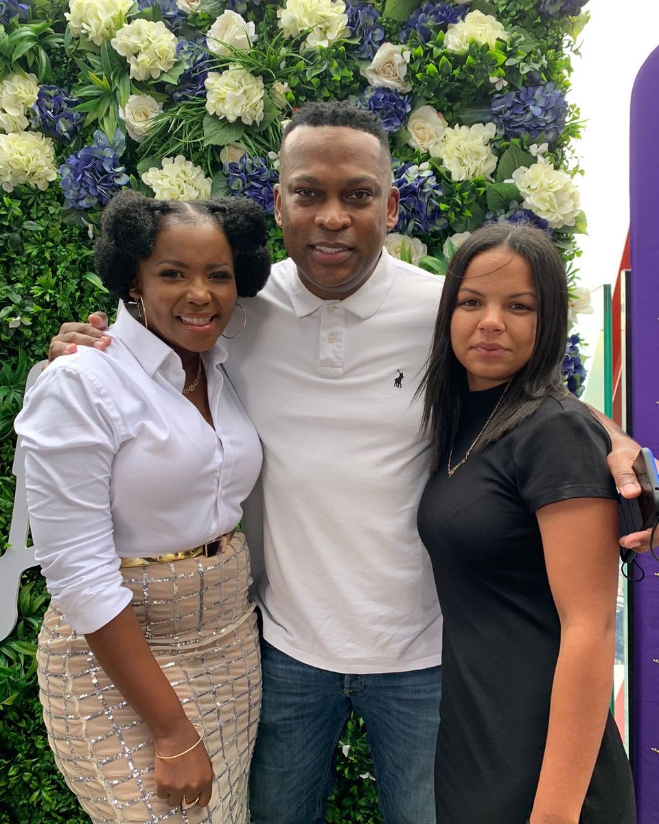 Hollywoodbets's tweet photo. Our proud ambassadors! 😍

@SimplyCarol8 @robertmarawa @StaceyM325i 

#SimplyCarolWithHollywood https://t.co/eCyBga7MhD