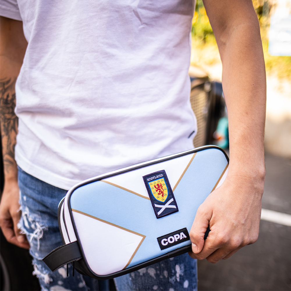 COPAfootball's tweet photo. A bag made from a recycled football shirt. And not just any bag, but a unique bag. One-of-a-kind and made by hand: discover our Recycled Bags collection and don't miss out on your favorite club.

#Fiorentina #Scotland #recycledbags #footballbags #COPAFootball https://t.co/ePwNSlkz9T
