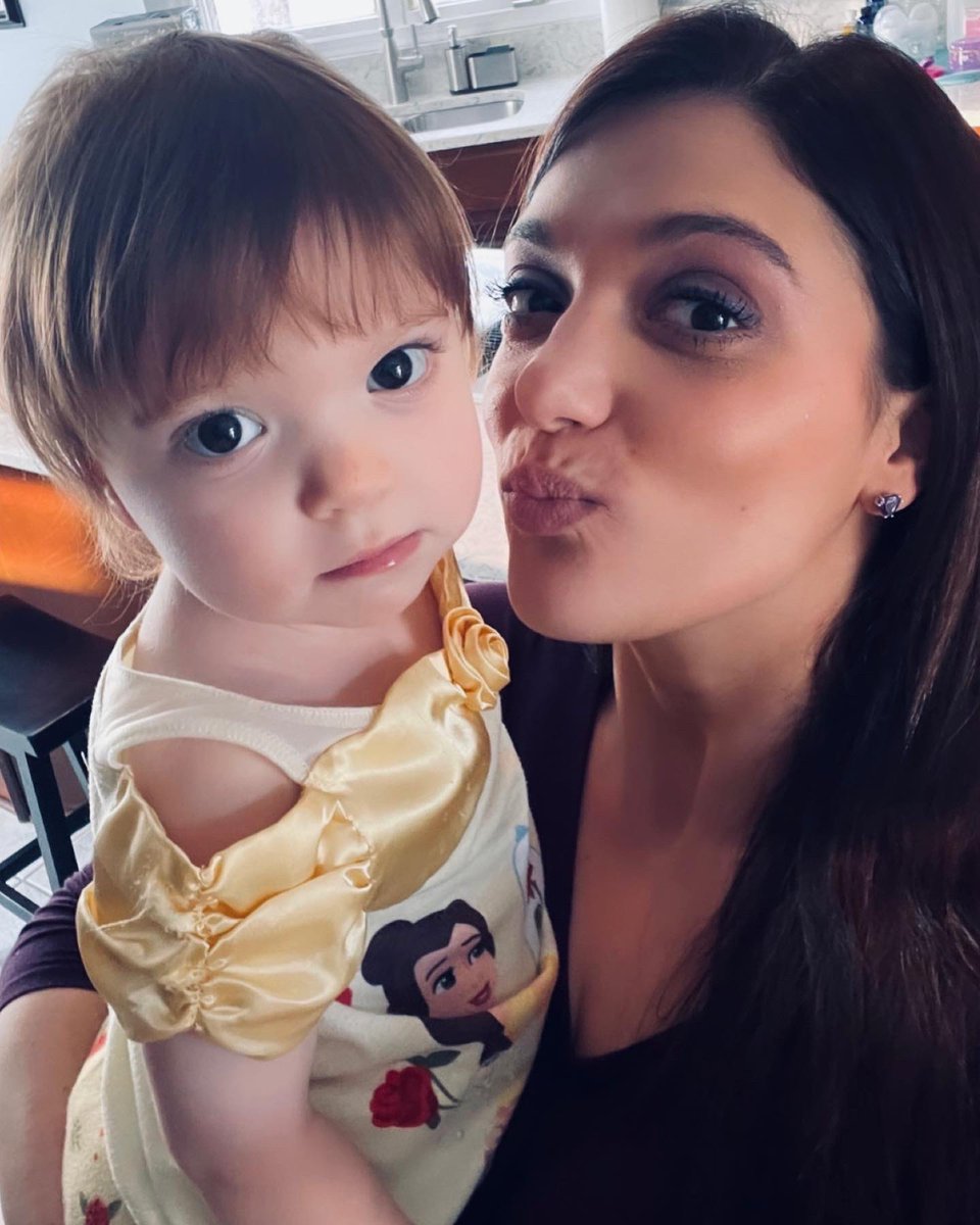 My middle baby is growing up way too fast. 🥲💛

#SofiaRose
#ToddlerTeen
#22MonthsOld
#ObsessedWithHer