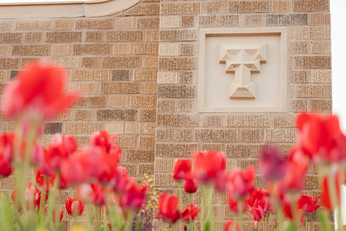 TTUAlumniAssoc's tweet photo. 🎉🪅 Happy 99th Birthday, Texas Tech! 🪅🎉

Thank you to everyone who will forever call Texas Tech their home away from home.❤️ https://t.co/O5XQrYb6uA