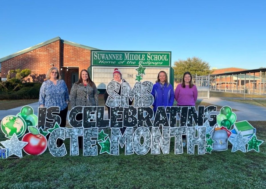 MaryKeen1's tweet photo. SCSD is celebrating CTE Month®!  SMS &amp; SHS serve over  1,350 CTE students in 15 programs.  #CTEWorks #CTEMonth #GetThereFL #preparingaskilledworkforce https://t.co/C3zZiDORjQ