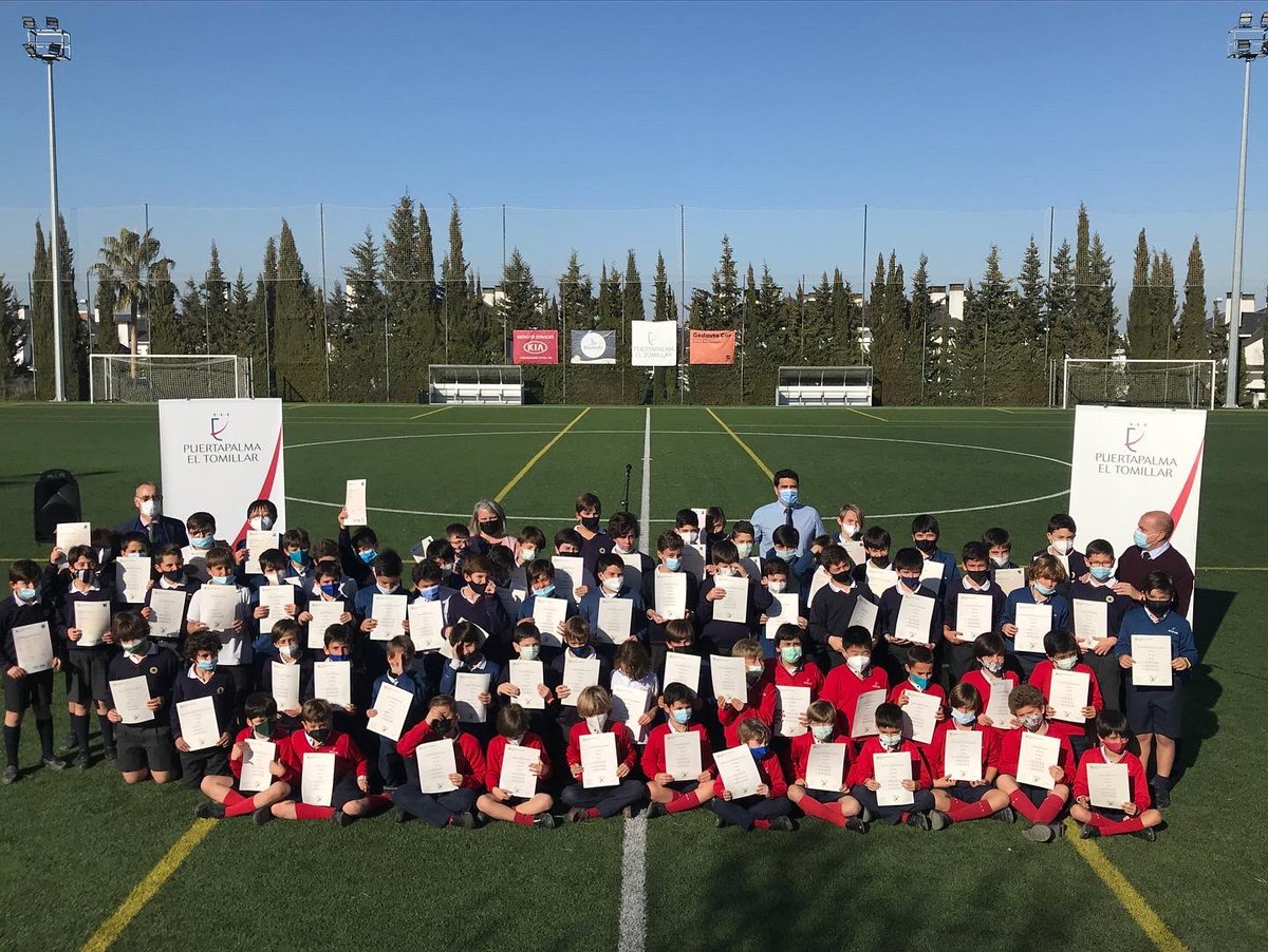 CTomillar's tweet image. Mas de 500 alumnos de @CTomillar han recibido sus títulos de inglés de Cambridge Assessment English y de portugués de CAPLE, Centro de Avaliaçao e Certificaçao de Português Lingua Estrangeira.¡Enhorabuena! #puertapalma_eltomillar #Cambridge #CAPLE #tucolegiobilingüeenBadajoz