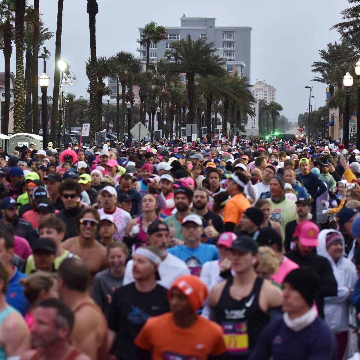 262withDonna's tweet photo. A little #TBT from Sunday. So many incredible moments. Share your favorites with us in the comments. #runDONNA #DONNATogether 📷: Anthony, @904Fitness https://t.co/hF9G6DHIap