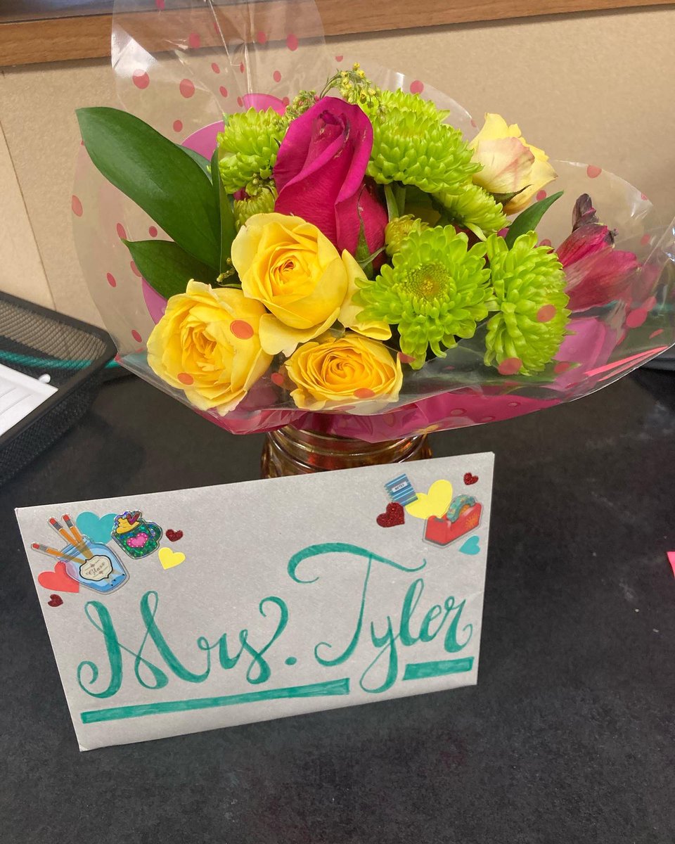 chguidance's tweet photo. Sweet School Counselor’s Week surprises from the sweetest STUCO students! Thank you so much! #CHBlue https://t.co/UH3vCAj9t6