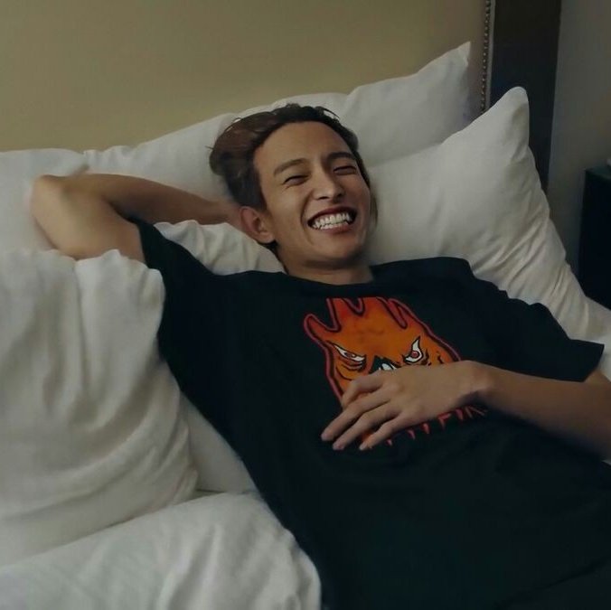 PURPLELLI's tweet image. pov: a gente tá de namorico