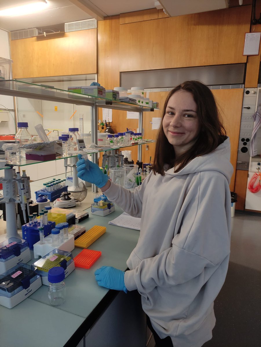 SuperCol_ITN's tweet photo. Up next we have ESR08: Aleksandra!

@aleolek28 works with @GuilleAcuna_Lab @unifr 

Her work focuses on orienting single fluorescent dyes using #DNAorigami technique for #plasmonics 

Check her out! 🔽 https://t.co/Ft3SSR8iuH