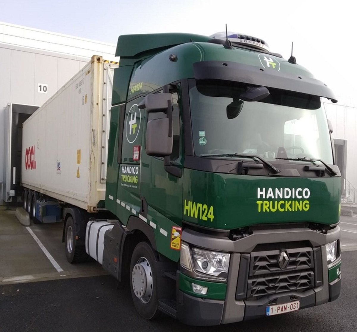 HandicoNv's tweet photo. Reefer transport with genset has become one of our specialties.  We have an extensive fleet of trailers fitted with a genset. This ensures our customer's temperature controlled goods are kept at the right temperature from...

Read more https://t.co/eSSBysGlpd https://t.co/BIu0GXAopi
