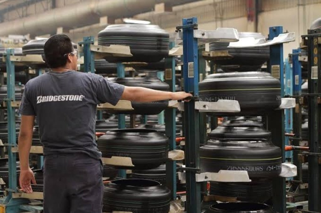 Los operarios de Bridgestone cobrarán un bono de 730 mil pesos por participación en las ganancias

El monto será de 365 mil en este mes y similar en mayo del año que viene. Lo recibirá cada operario de la empresa Bridgestone agrupado en el sindicato Sutna.
motoreconomico.com.ar/los-operarios-…