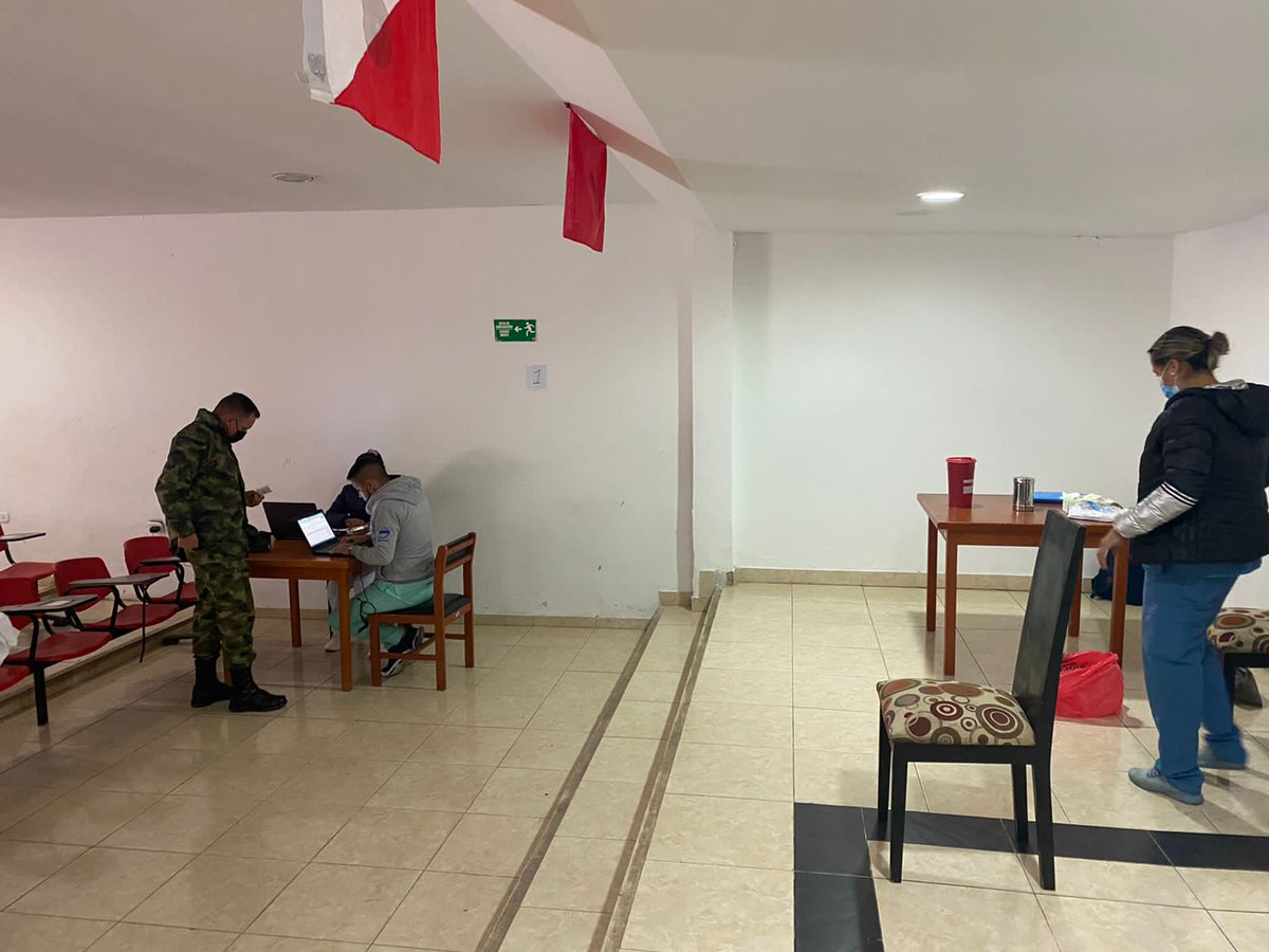 Ejercito_Div5's tweet photo. Con apoyo de @Ejercito_Disan en el #Biter13 se realizó jornada de vacunación contra #Covid19 a todos los hombres de la #Brigada13 que se encuentran en entrenamiento. Logrando así ampliar la cobertura y proteger la vida de los soldados de nuestro @COL_EJERCITO https://t.co/QfTQXt0Iw9