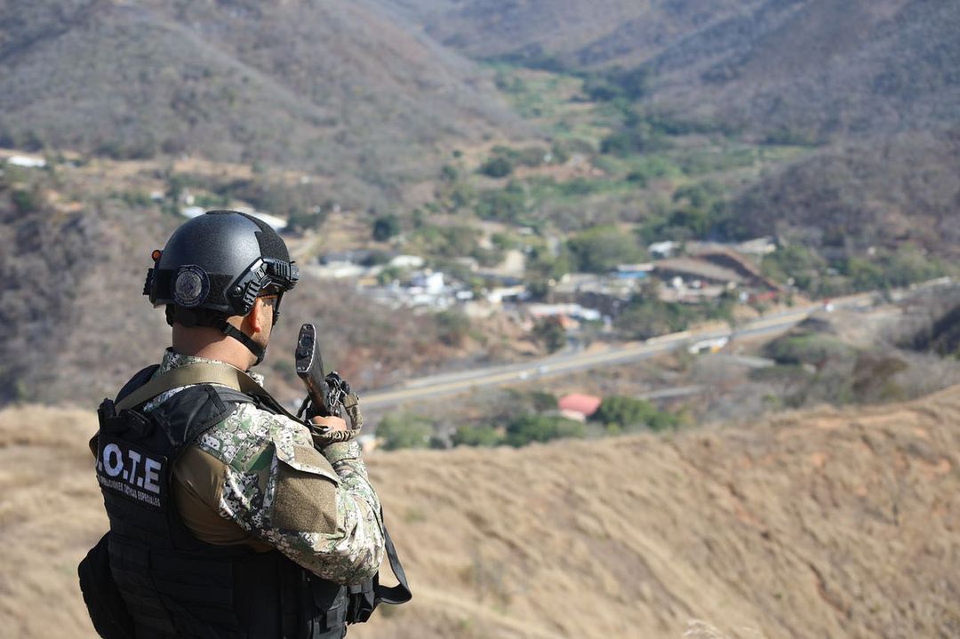 PCazador2021's tweet photo. #Foto 🧐🤳 #10Feb #Aragua continua despliegue de operación “Gran Cacique Indio Guaicaipuro II” los organismos de seguridad se encuentran por aire y tierra en búsqueda de la banda criminal que lidera “El Conejo” @MiguelDFAES @dhernandezlarez #OUTE #PNB https://t.co/1FgntEAfTh