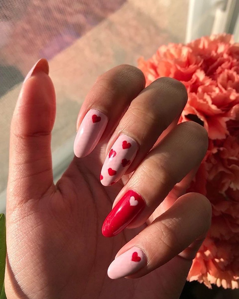 Valentine’s Day Nail inspo❤️💅🏽 

#nailinspo #valentines #outfitoftheday #nailspo #hercampus #hercampusdcu #hercampusstyle