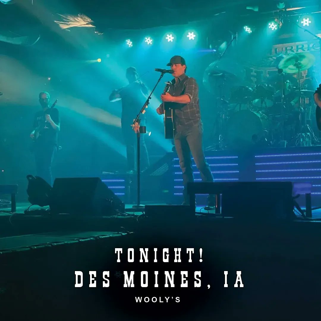 aaron_watson's tweet photo. DES MOINES TONIGHT! Who’s ready to sing #UnwantedMan with me?! 

Thanks, emily.kathryn.01 for the pic! 

#AaronWatsonMusic #AaronWatson #countrymusic #country #texasmusic https://t.co/HDV30fSrMM