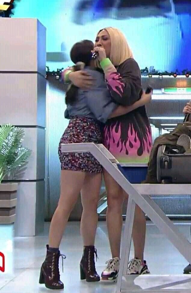 vicekarylles's tweet photo. yung fit ni k today reminds me of the hug sa biyahero dati :)) https://t.co/viScCZ5cbI