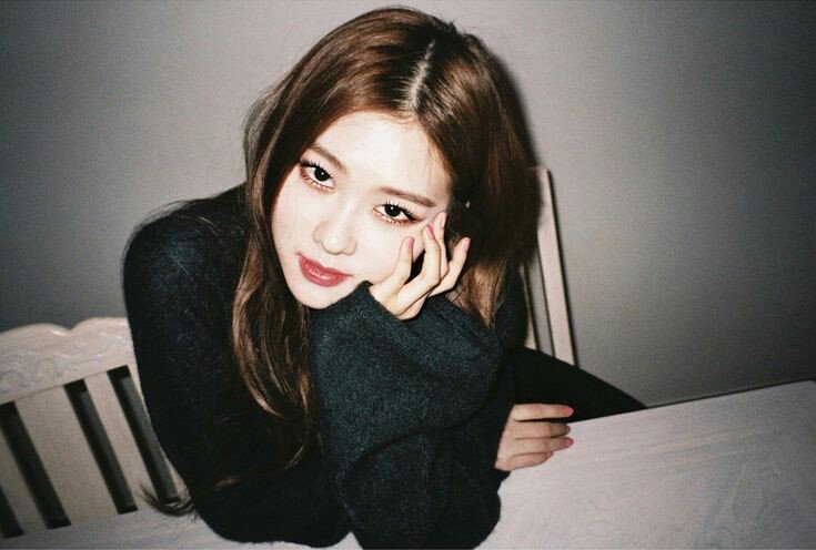 ROSEANNE_DAYS's tweet photo. Reply with your favorite ROSÉ picture 📸 

HAPPY HALF FIFTY ROSÉ
#OurRockstarROSÉDay
#봄의시작_채영아_생일축하해 https://t.co/la9KbQ9jFf