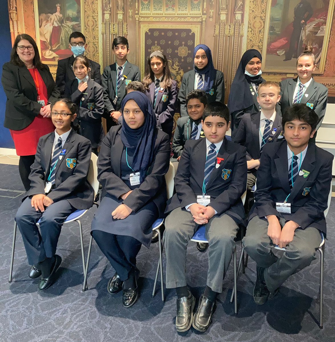 rach_hopkins's tweet photo. Thanks @DenbighHigh (my former high school!) for visiting Parliament today.

It was lovely to meet the students and answer all their excellent questions.

Luton South’s future will be safe in their hands! https://t.co/ZJw4wFgxXU