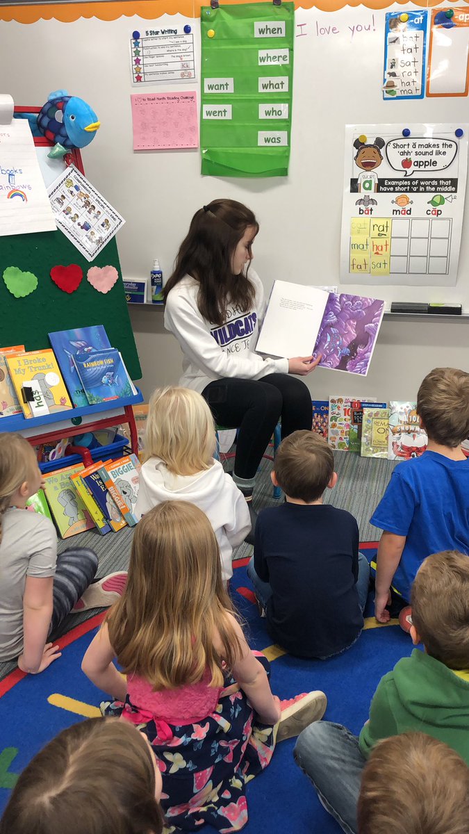 The little Wildcats clung to every word dancer Tally Stehr read about The Rainbow Fish &amp; learned about friendship!  #ilovetoreadmonth #goodhueschool #fallinlovewithreading