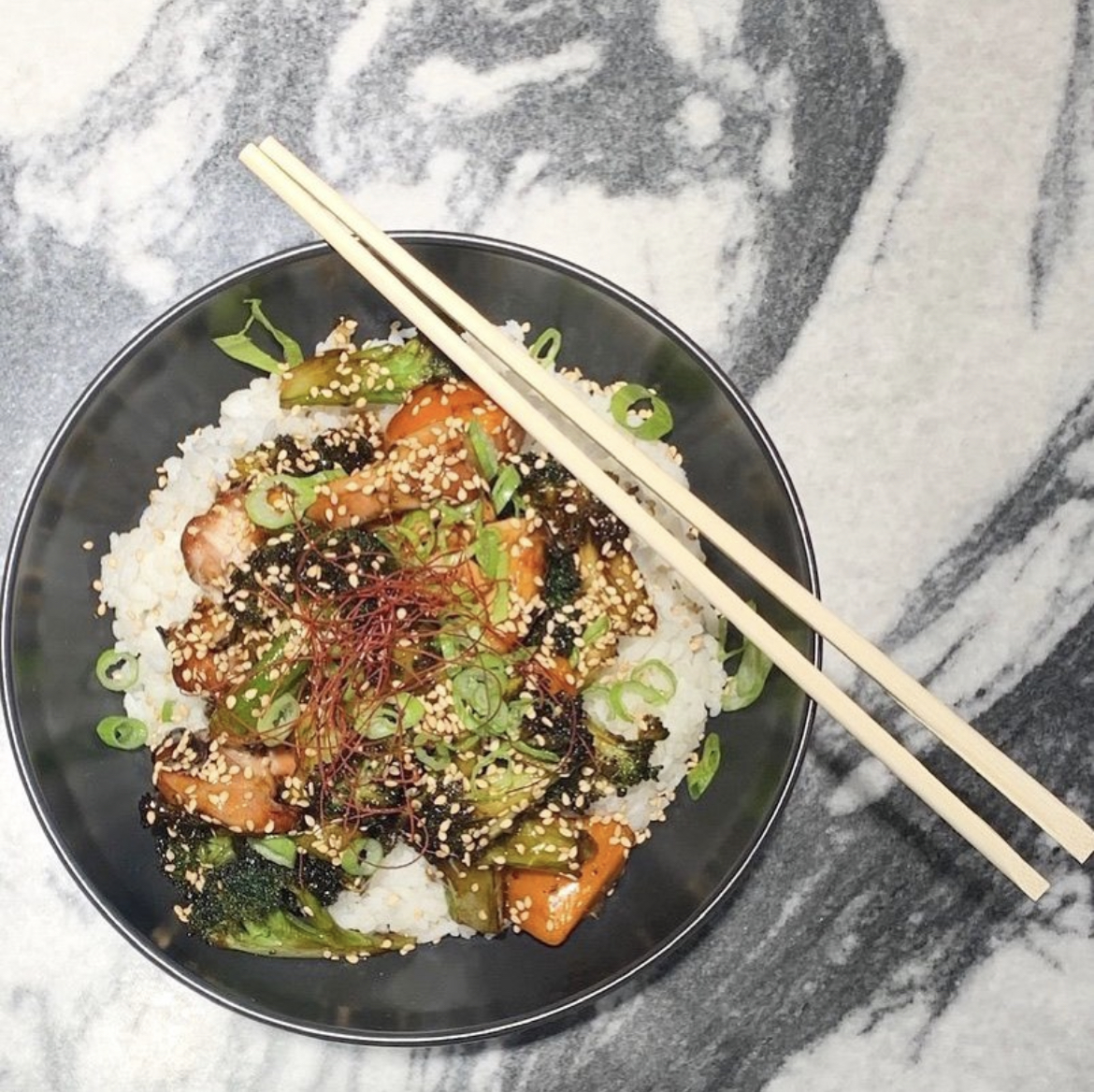 bellmarketnj's tweet photo. From lemon miso to our signature teriyaki, did you know there are over 6 sauce varieties you can add to our Robatayaki Bowls @jozunj? In addition to our house-fermented Jozu hot sauce, we're extra keen on the Japanese curry, try it in your robata bowl today! #bellmarketnj https://t.co/PWUk0DD58o