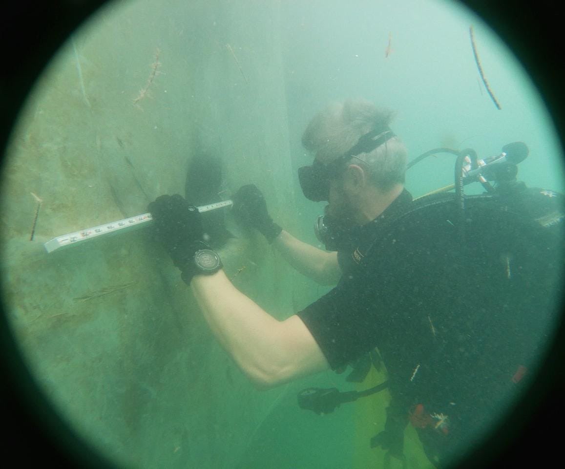 RN_DTXG's tweet image. Great to work with our US Navy EXU-1 and FBI partners! Stronger together, sharing knowledge and learning from each other’s experience. Our highly skilled EOD Divers, ready for explosive Exploitation.  @RoyalNavy #JointEOD #BombFrog #DiveNavy @FBI @USNavyEOD