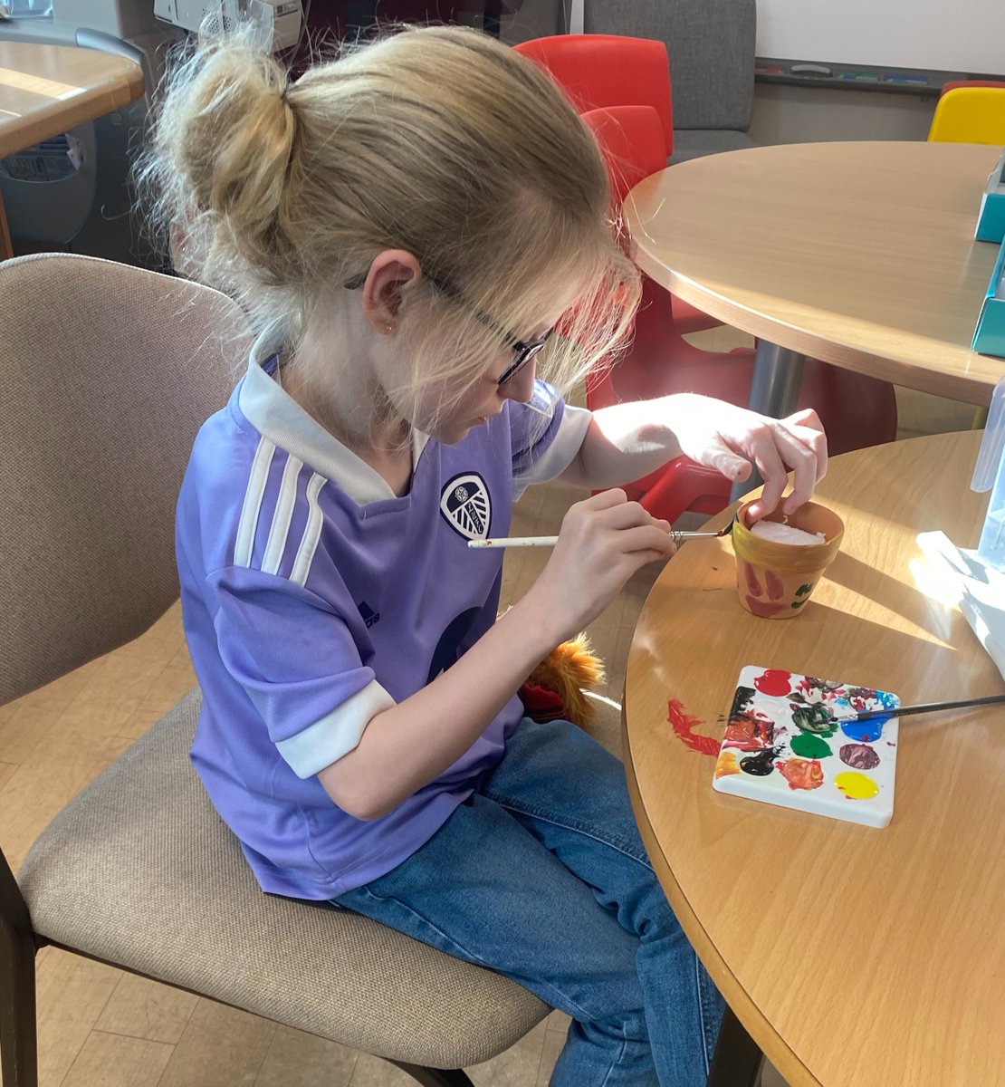 CentreSullivan's tweet photo. Lily was a little apprehensive about her tests and treatment today so, we got busy crafting!!! #passingthetime #makingkeyrings #painting https://t.co/kNo4K7TNis