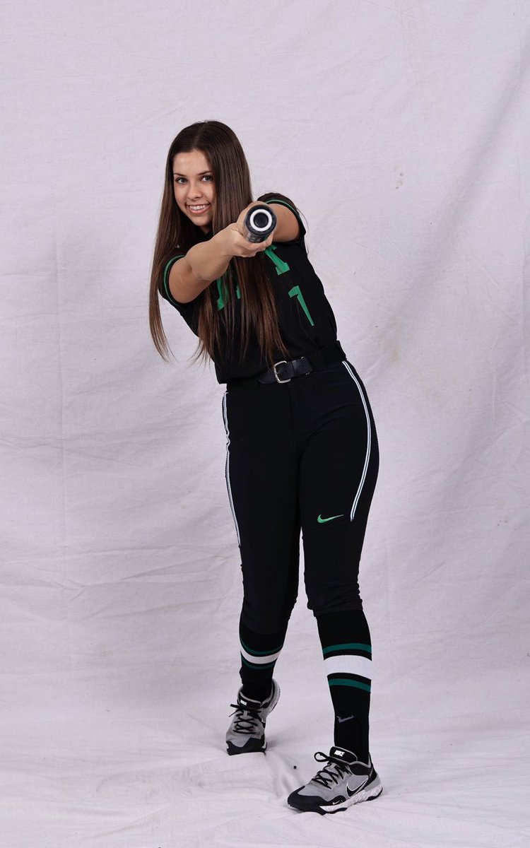 maiakwark11's tweet photo. 1 more day till we go all out💚 #stayhungry @MeanGreenSB https://t.co/ZAPS3UiMZs