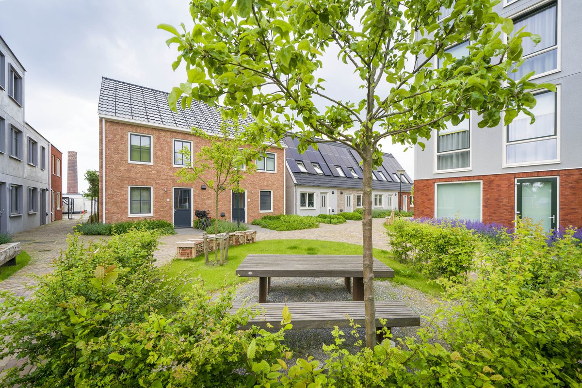 De Loskade | Living Lab | Suikerterrein Groningen (@deloskade) on Twitter photo Ervaren hoe wij werken aan de #circulairewoonwijk van overmorgen? Dat kan! Meld je nu aan voor een rondleiding over #DeLoskade in #Groningen en bekijk ons <a href="/FijnWonen/">Fijn Wonen</a>-assortiment met eigen ogen. Via deze link meld je je aan ➡️ bit.ly/3cHDsA0 #livinglab #circulairbouwen Ervaren hoe wij werken aan de #circulairewoonwijk van overmorgen? Dat kan! Meld je nu aan voor een rondleiding over #DeLoskade in #Groningen en bekijk ons <a href="/FijnWonen/">Fijn Wonen</a>-assortiment met eigen ogen. Via deze link meld je je aan ➡️ bit.ly/3cHDsA0 #livinglab #circulairbouwen