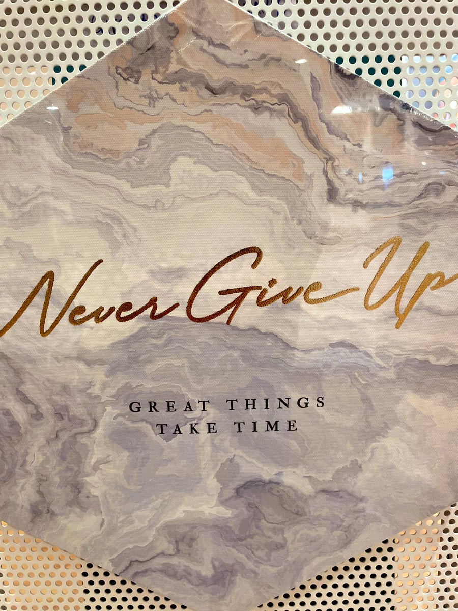 I saw this in somewhere so I captured it ~~ just wanna share with you all 🥰 great things take time 🦒

#IsaacVkm #邬凯名 #아이젝 #젝터 #NGU