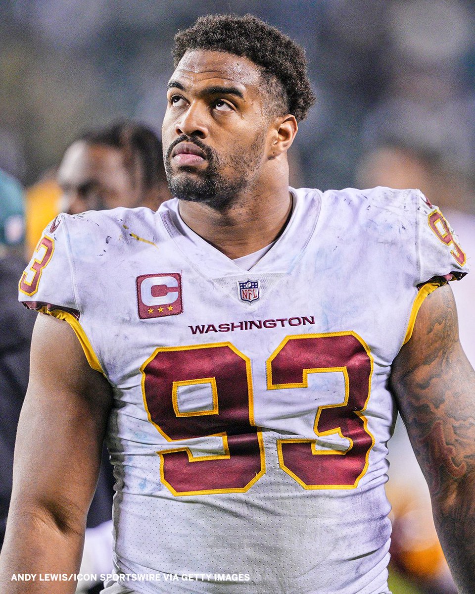 espn's tweet photo. Commanders DT Jonathan Allen apologized for a since-deleted tweet in which he said Adolf Hitler was one of three people living or dead with whom he'd like to have dinner.

More: https://t.co/axsx6n87HC https://t.co/VIbIBGEaFR