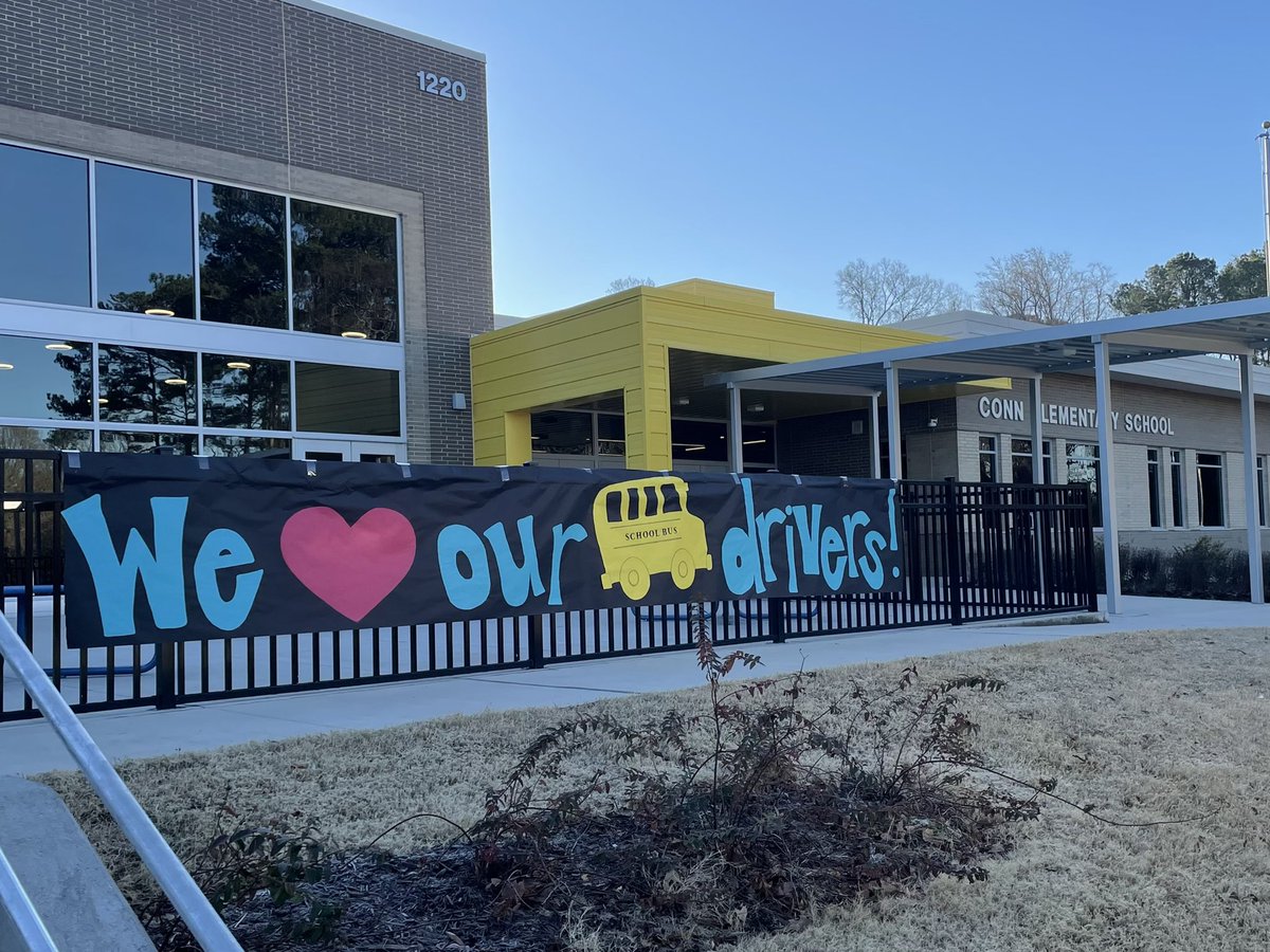 🚍Thank you <a href="/bmnlivetolearn/">Brittany Notch</a>  for helping us celebrate our bus drivers! #CONNmUnity #ConnE #busdrivers #thankyou #thankful #wcpss